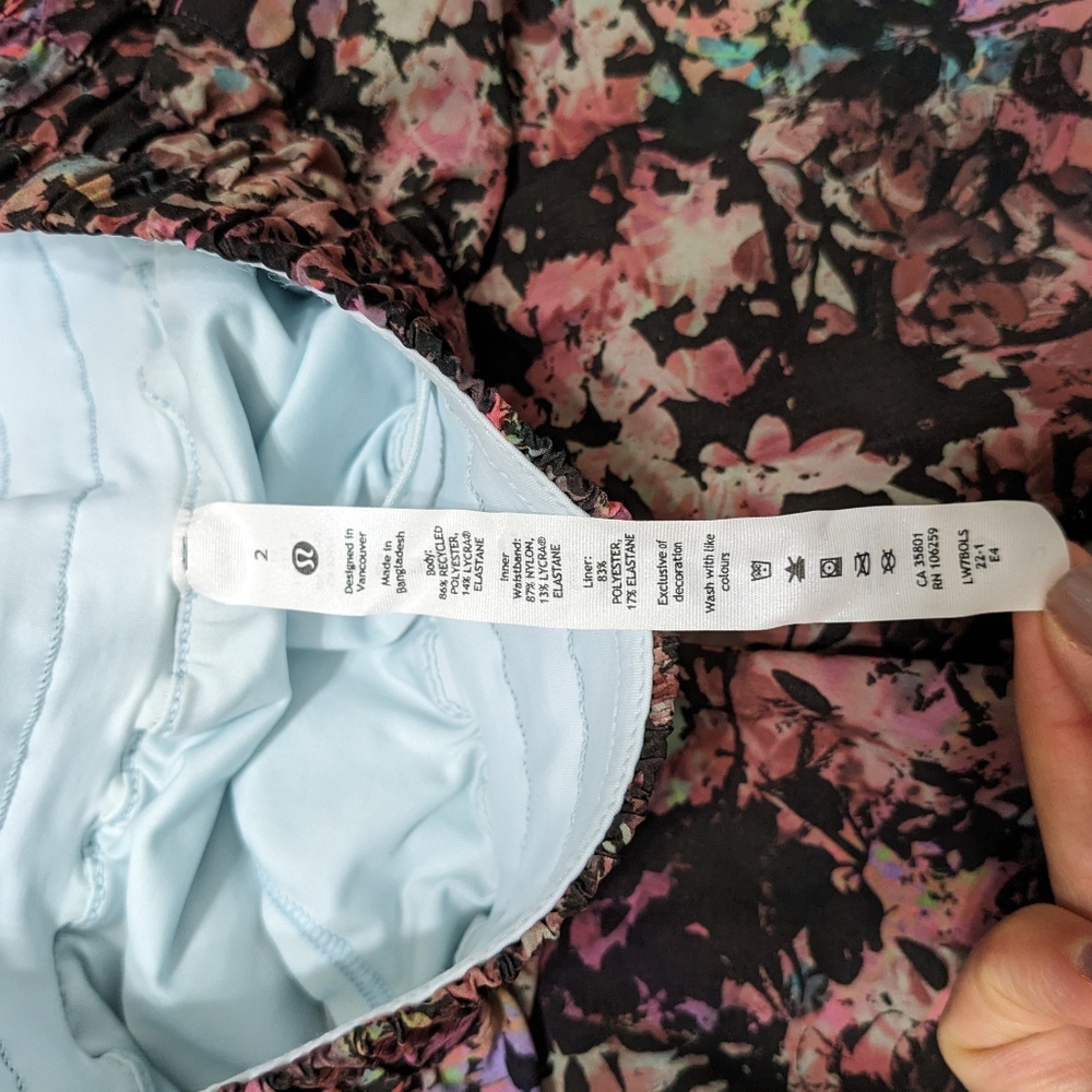 NWT! Lululemon Track That MR Shorts 5" Lines In Stencil Blossom Size 2 - Picture 4 of 16